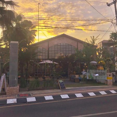 The Grand Sunti Hotel BALI Buitenkant foto